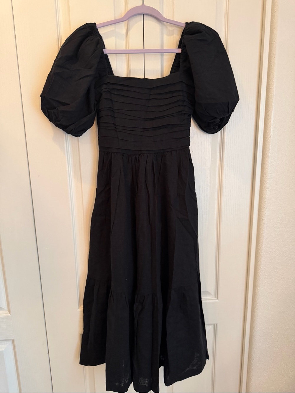 NWOT Abercrombie & Fitch Black Puff-Sleeve Midi Dress